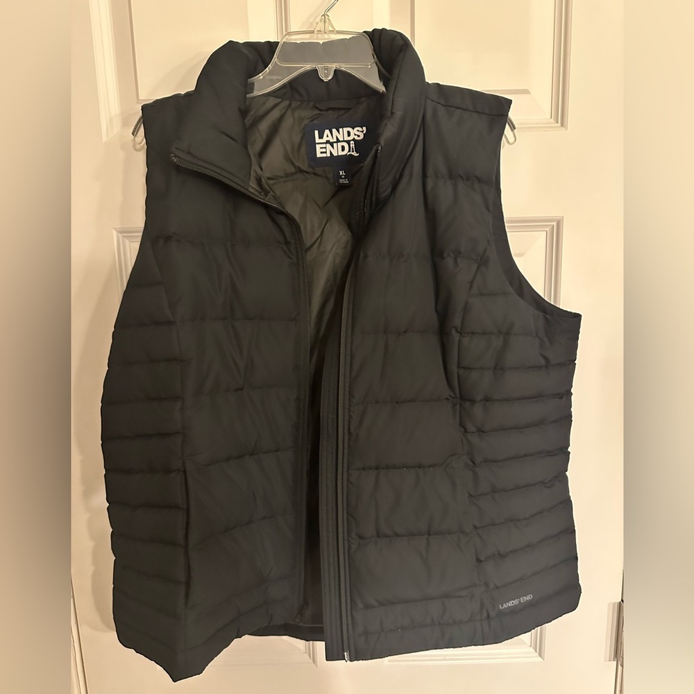 Lands End black puff vest women’s XL